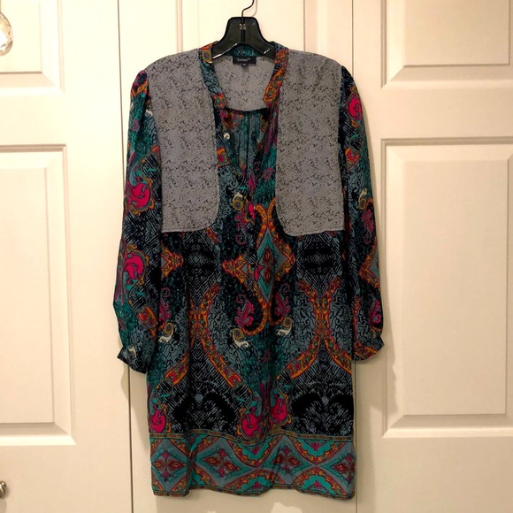 Tolani Dresses & Skirts - Tolani silk dress in excellent condition